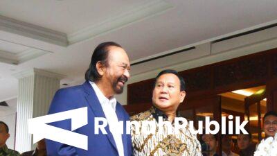 Kunjungan Kehormatan: Surya Paloh dan Prabowo Subianto Bersalaman di Kediaman Kertanegara