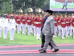 Presiden Prabowo Sambut Hangat Kunjungan PM Singapura Lawrence Wong di Istana Merdeka