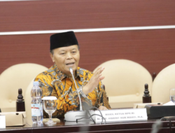 Program Makan Bergizi di Pesantren, HNW: “Optimalkan Kekhasan Pesantren untuk Kesuksesan Program”