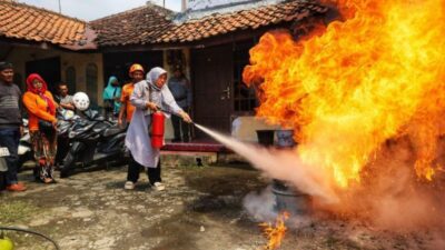 Sekolah Juga Harus Siaga! Pekalongan Latih Warga & Anak Inklusi Tanggap Bencana