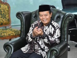 Hidayat Nur Wahid Tolak Wacana Vasektomi bagi Warga Miskin: “Itu Bukan Solusi, tapi Masalah Baru!”