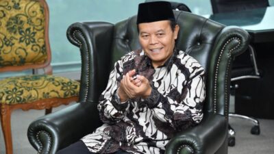 Hidayat Nur Wahid Tolak Wacana Vasektomi bagi Warga Miskin: “Itu Bukan Solusi, tapi Masalah Baru!”