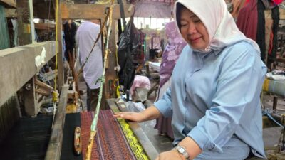 Tenun Garut: Prospek Cerah Tapi Terhalang Kendala Bahan Baku